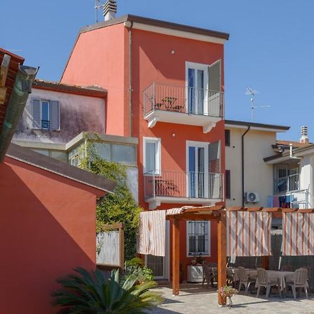La Corte Dei Tre Torre del Lago Puccini Exteriör bild